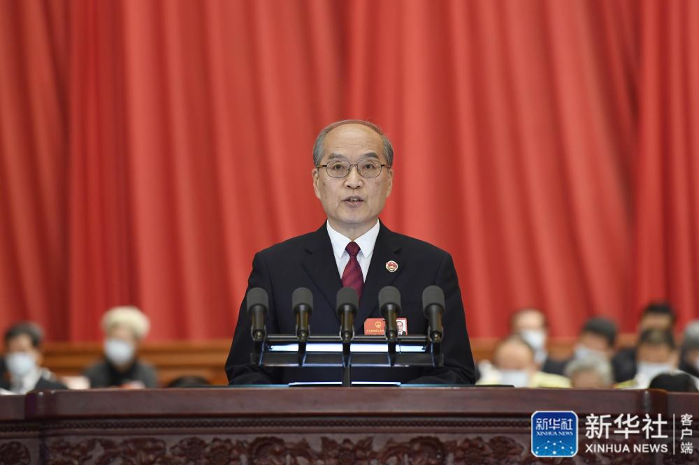 5月25日，十三届全国人大三次会议在北京人民大会堂举行第二次全体会议。最高人民检察院检察长张军作最高人民检察院工作报告。新华社记者 岳月伟 摄